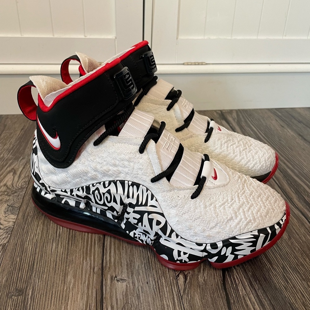 Nike LeBron 17 “Graffiti” Men’s 5.5